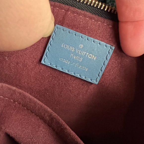 Louis Vuitton Monogram Beaubourg Hobo - Picture 8 of 15